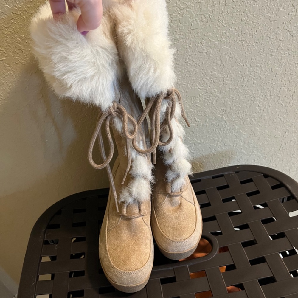 Boots - Picture 4 of 4